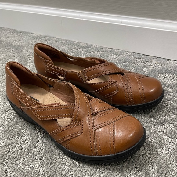 Clarks Shoes - NWOT Collection by Clark’s Soft Cushion Loafers Size 8